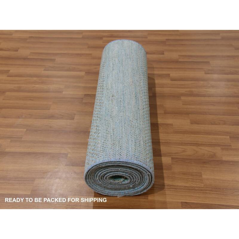 Shahbanu Rugs Ocean Blue Hand Knotted Tone on Tone Soft Pile Dyed Wool